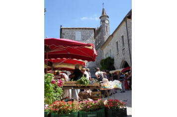 Marché de Monflanquin, tous les jeudis matin depuis 1256 ©Office de Tourisme Cœur de Bastides